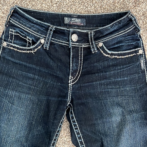 Silver Suki Flap Jeans Dark Distressed Wash 28x32 - Picture 2 of 7